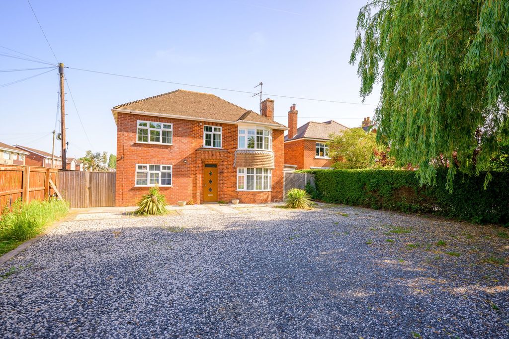Property photo 1 of 31