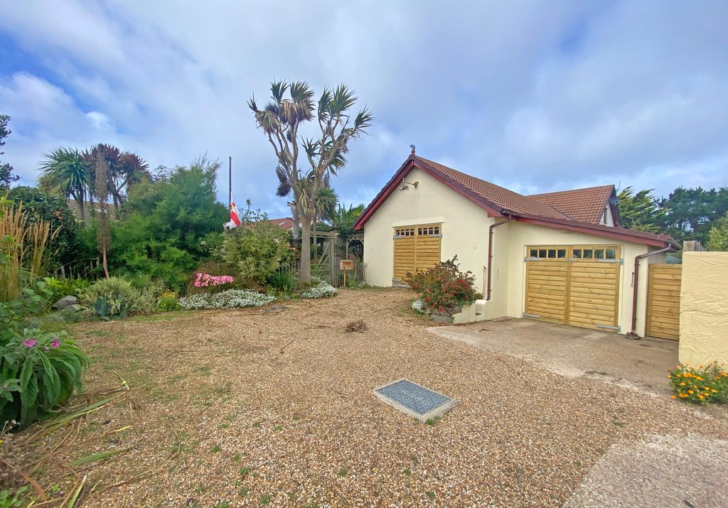 Property photo 2 of 12
