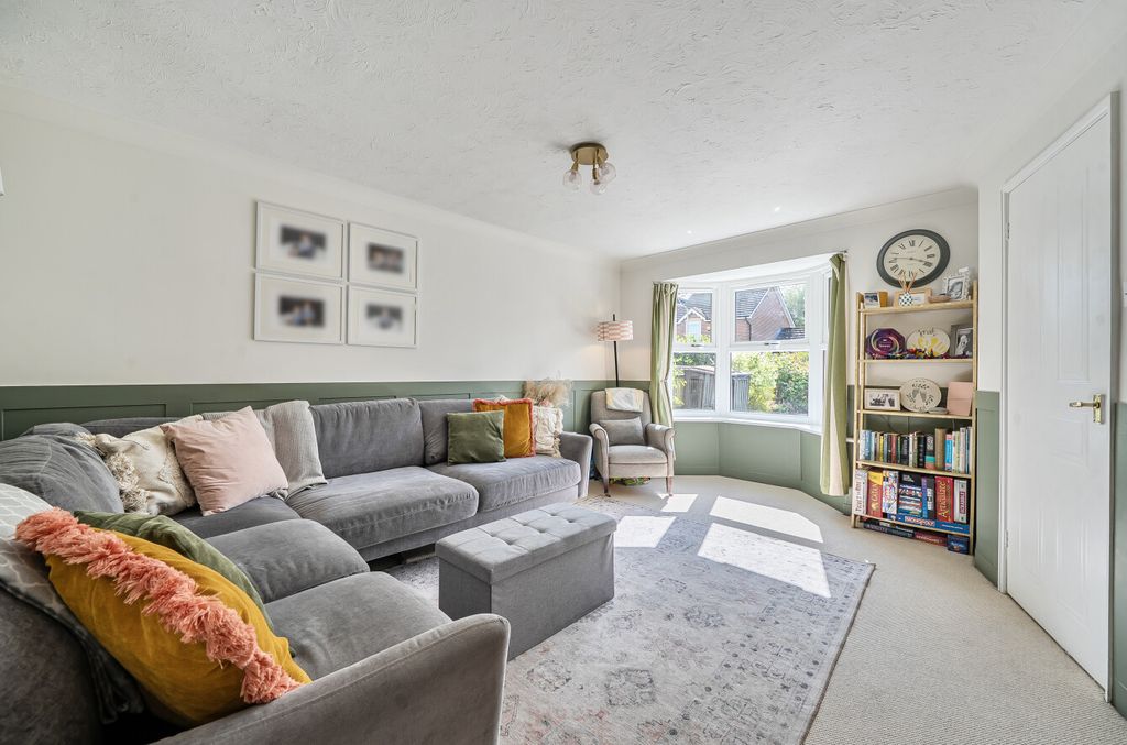 Property photo 2 of 14 1449432-8-69E7984...