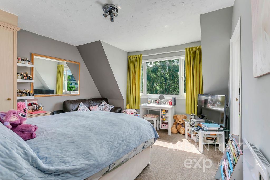 Property photo 1 of 6