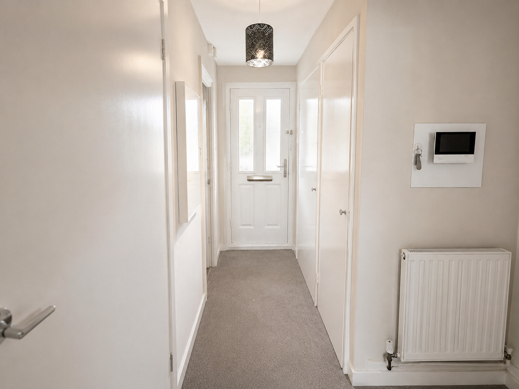 Property photo 2 of 9 Hallway