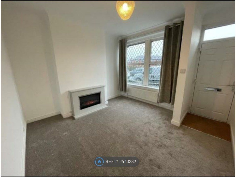 Property photo 2 of 12 Lounge