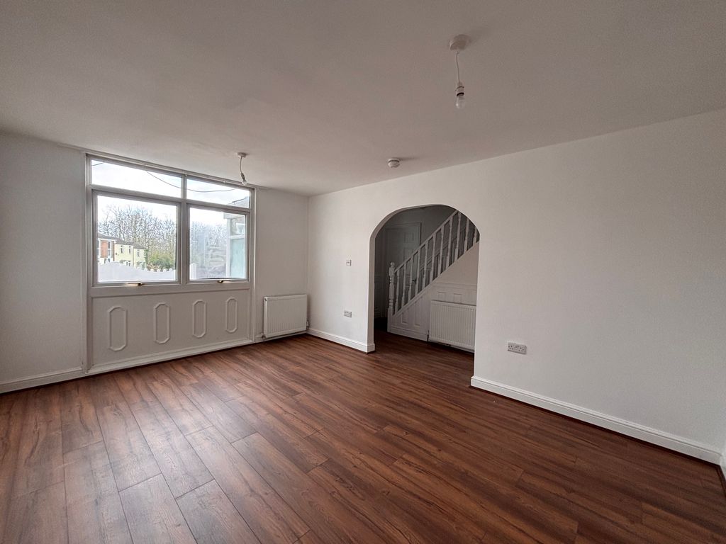 Property photo 1 of 15 Reception