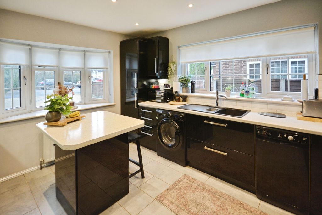 Property photo 3 of 18 Photo #3