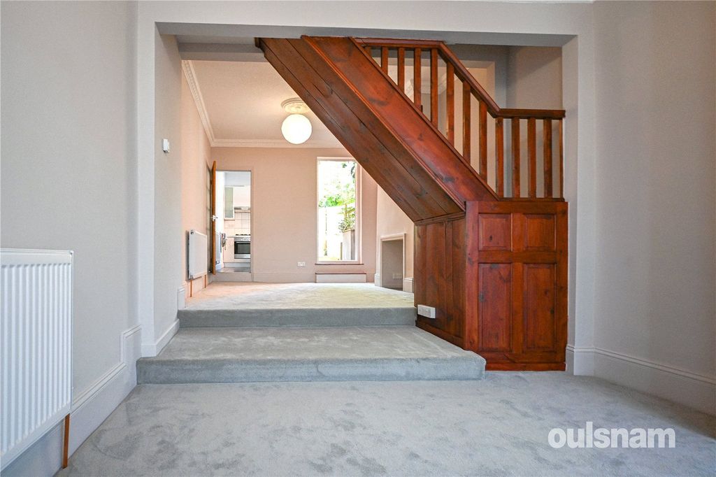 Property photo 2 of 21 Picture No. 11