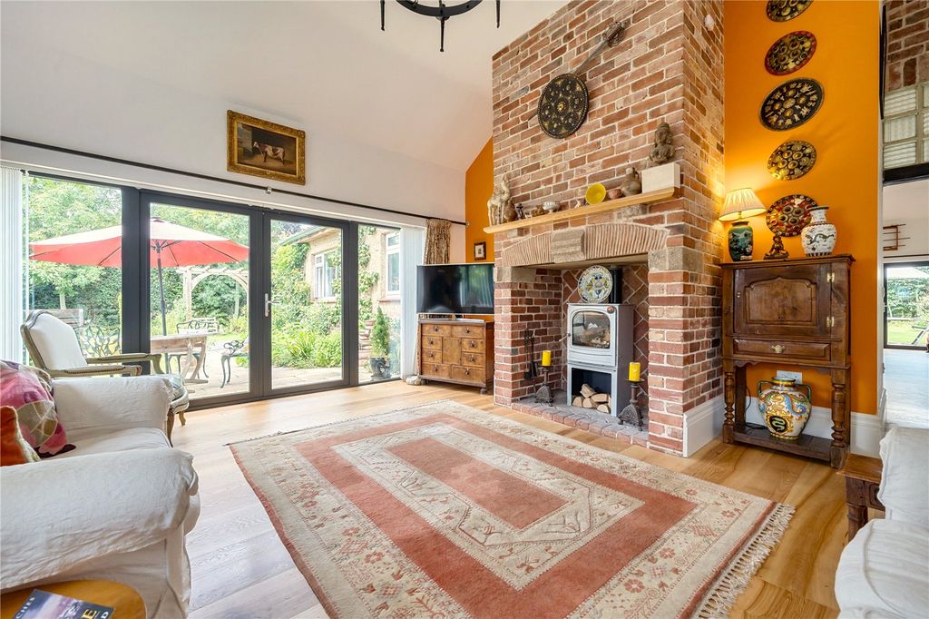 Property photo 2 of 22 Picture No. 11