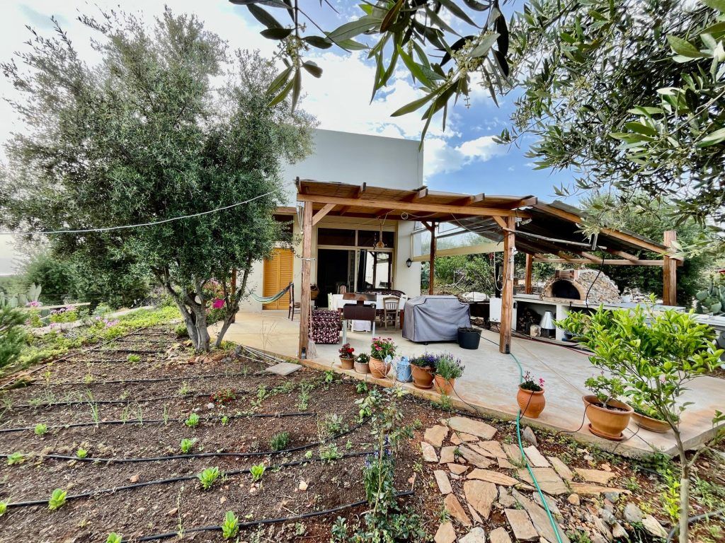 Property photo 3 of 27