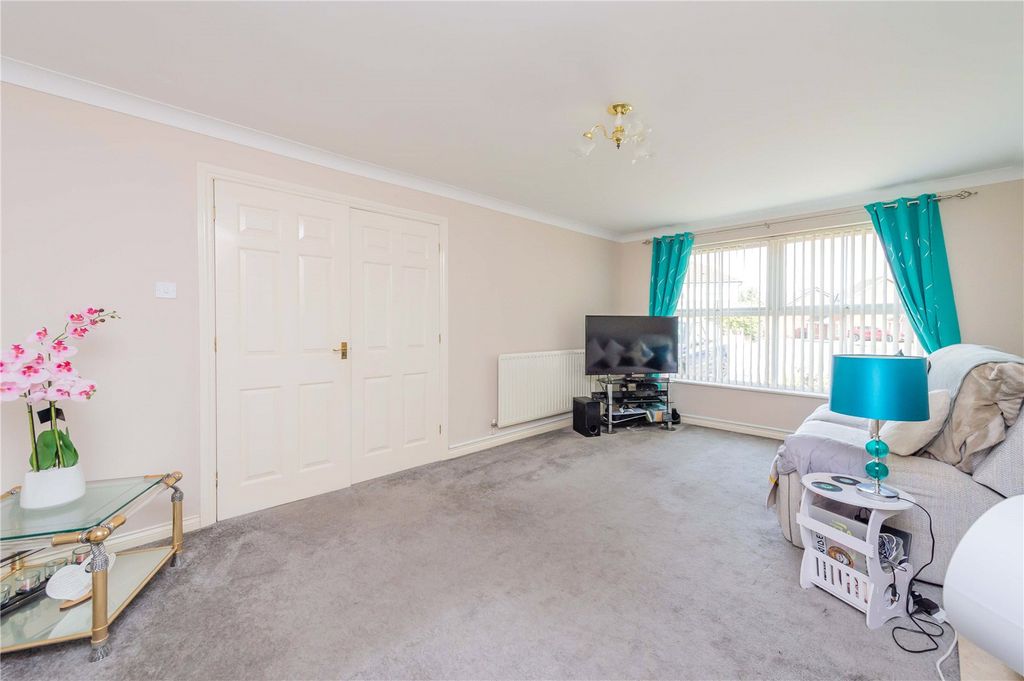 Property photo 2 of 45 Picture No. 43