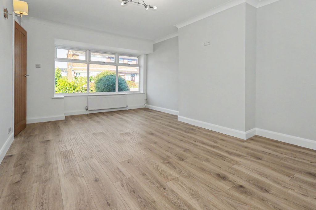 Property photo 3 of 30