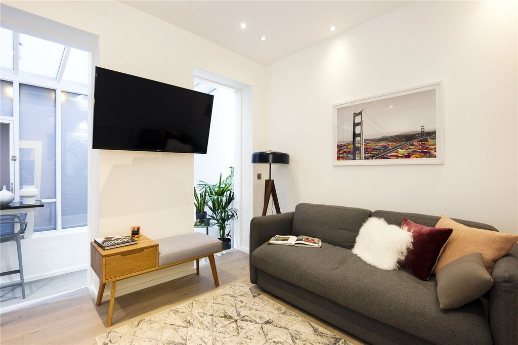 Property photo 3 of 16 Picture No. 09