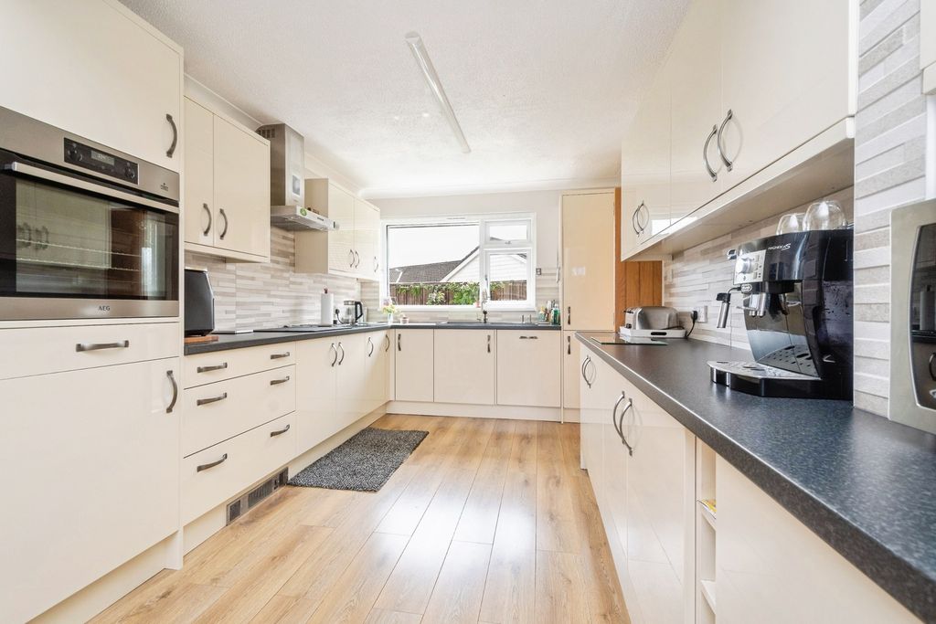 Property photo 2 of 20 Pbox-Img.Jpg