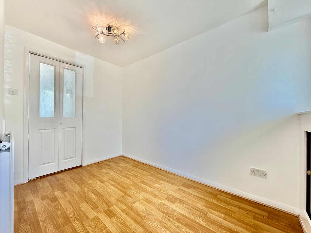 Property photo 1 of 8 Balcony