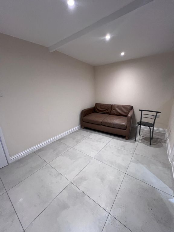 Property photo 1 of 3