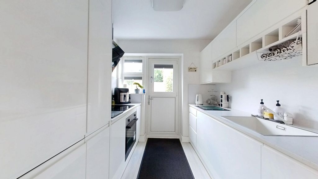 Property photo 2 of 12 Kitchen