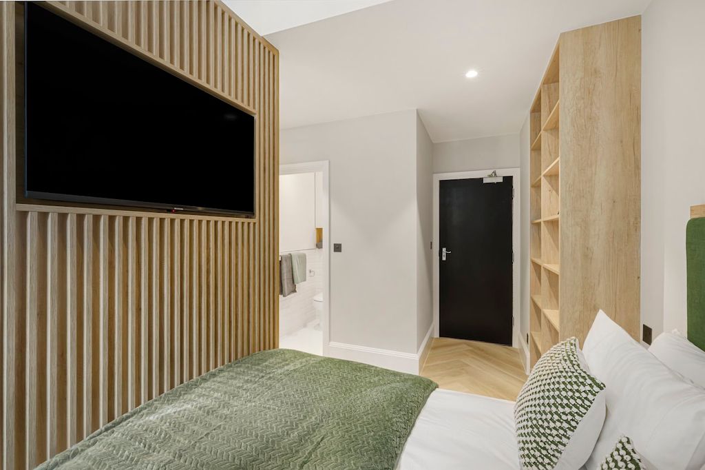 Property photo 3 of 6