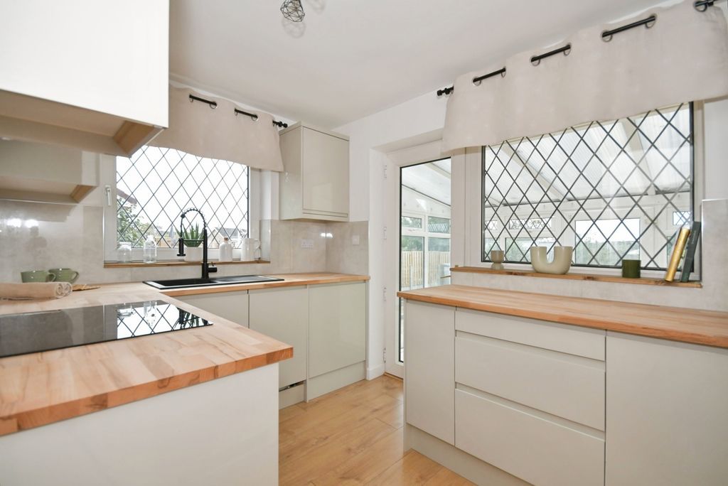 Property photo 3 of 21 Pbox-Img.Jpg