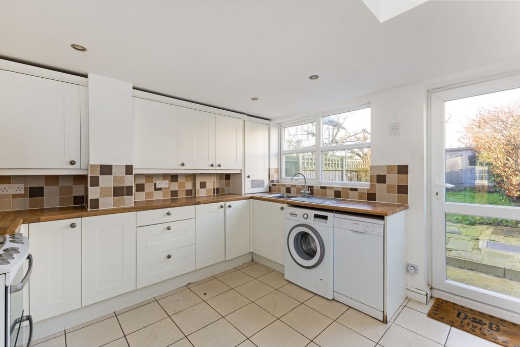 Property photo 3 of 11 3