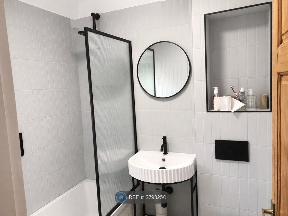 Property photo 2 of 15 Main Bathroom