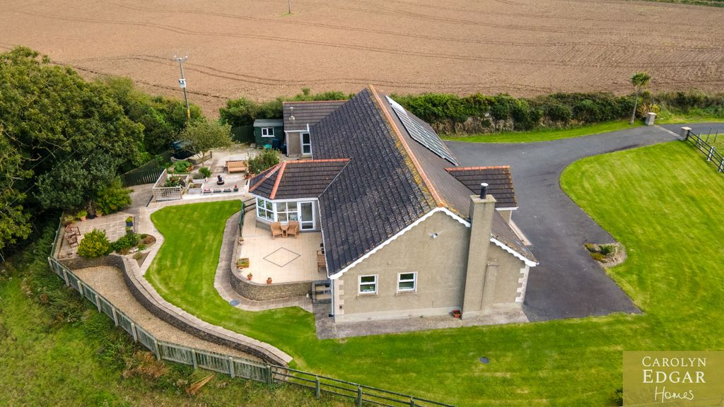 Property photo 2 of 55 009
