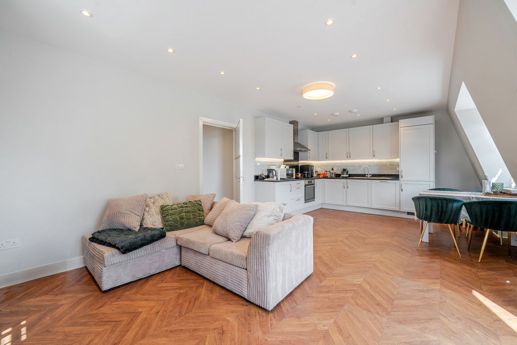Property photo 3 of 11 1-6A5F6Affcfb90-1...