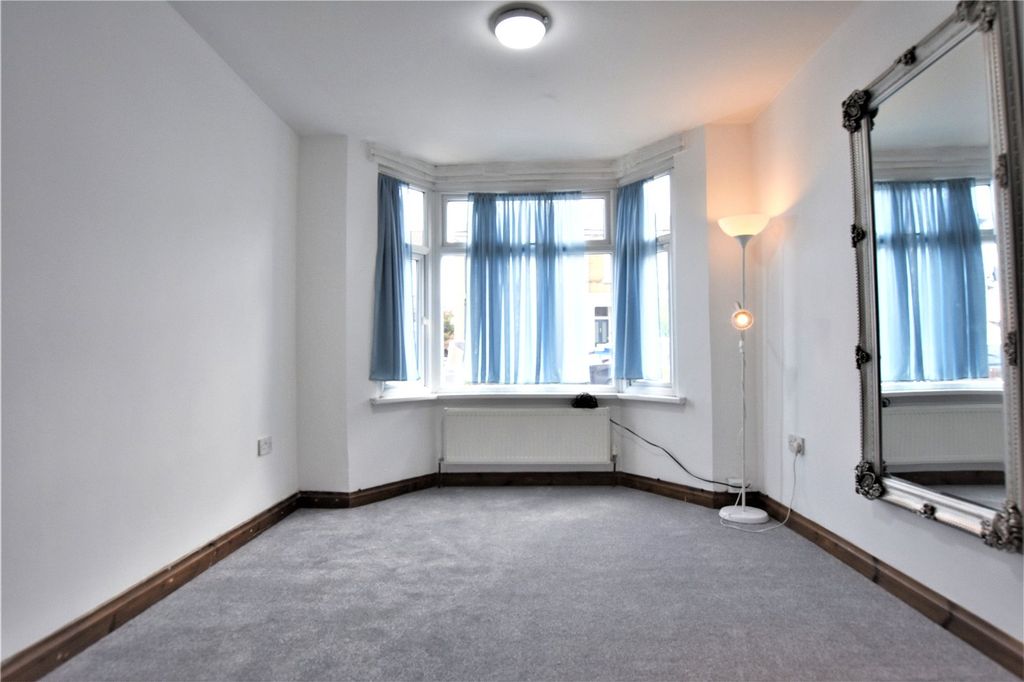 Property photo 3 of 31 Picture No. 02