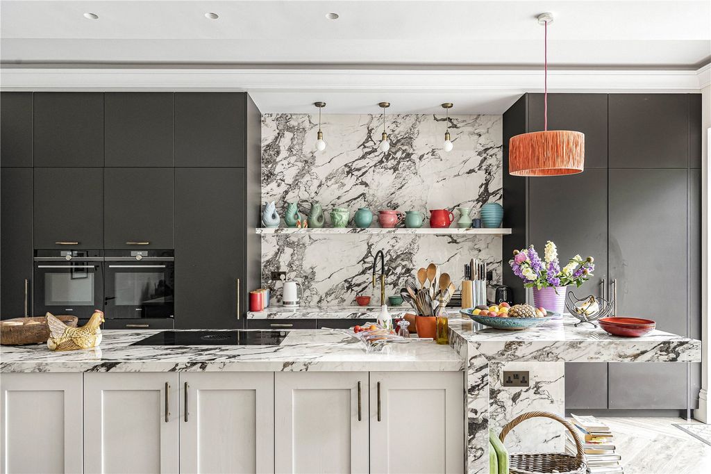 Property photo 2 of 20 Kitchen