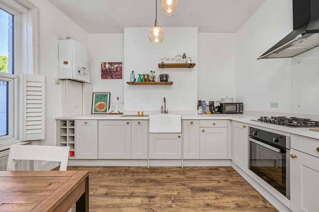 Property photo 1 of 10 Picture No. 05