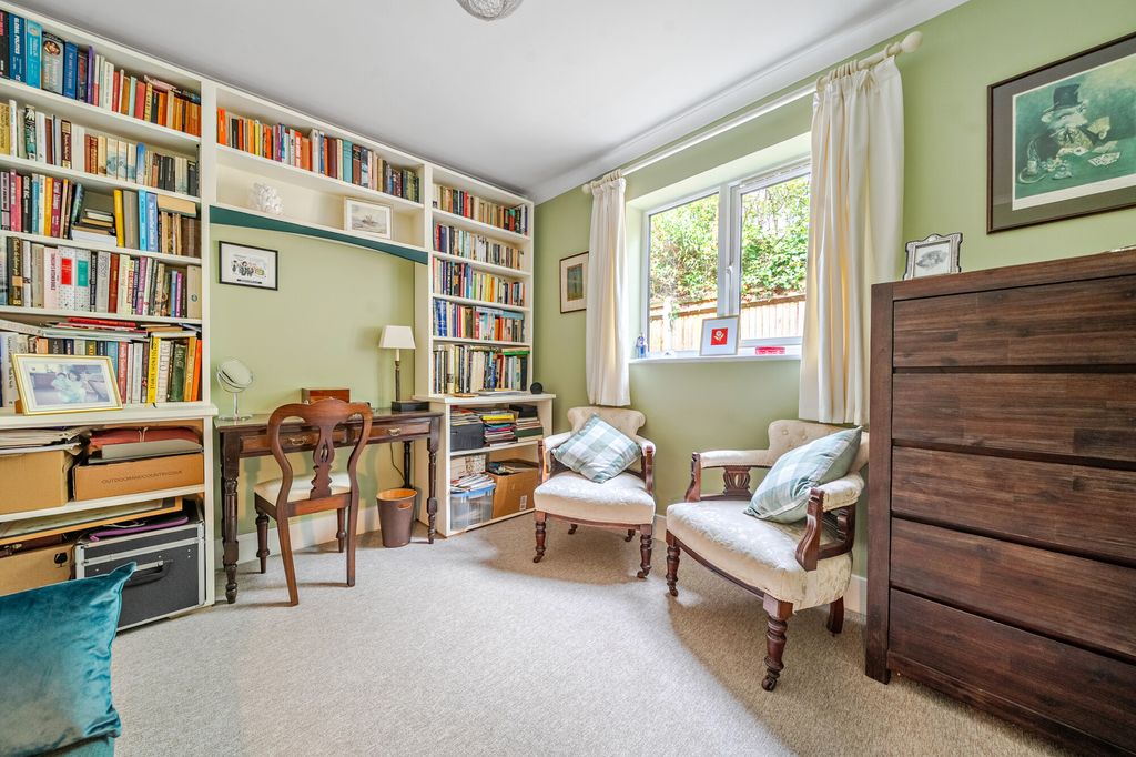 Additional image 5 of 4 bed detached bungalow for saleGoose Lane, Hook RG27
