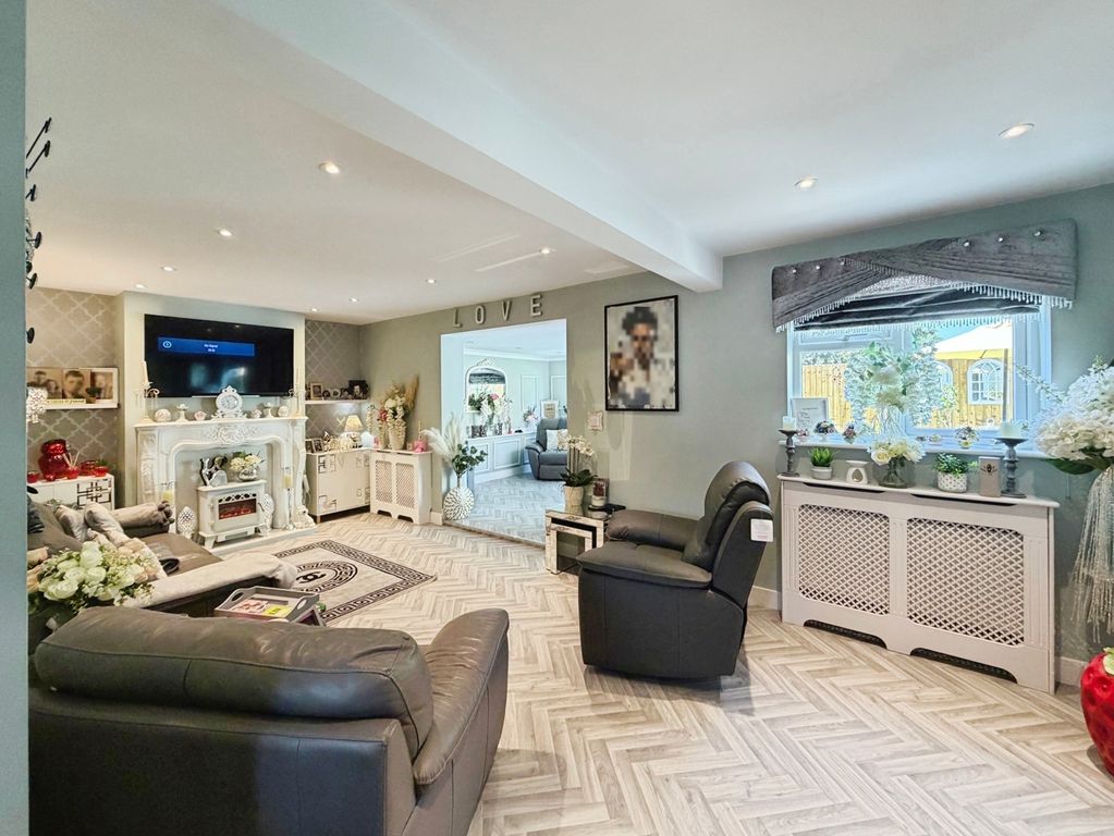 Property photo 2 of 15 Pbox-Img.Jpg