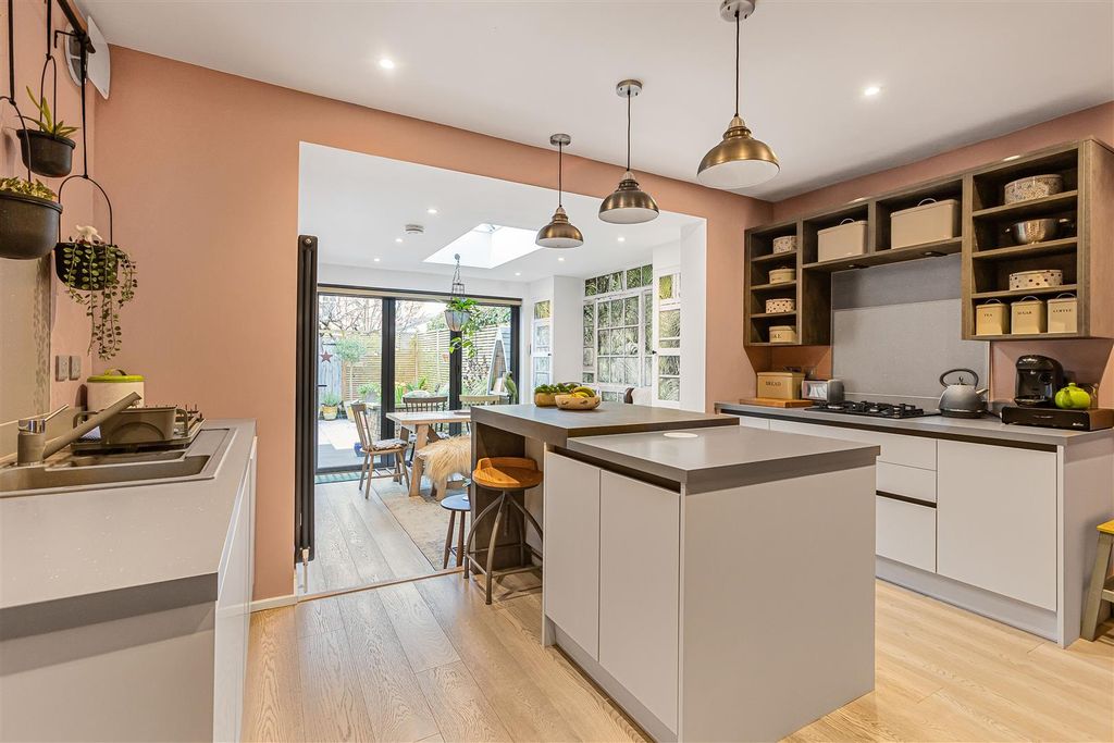 Property photo 2 of 38 41_75825.Jpg