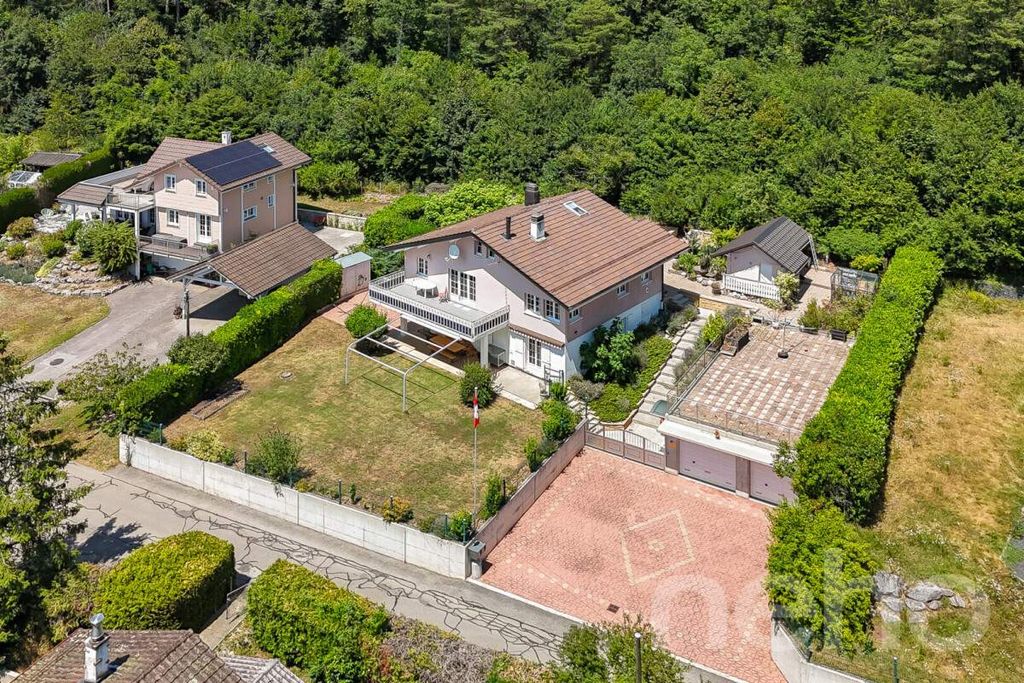 Property photo 1 of 13