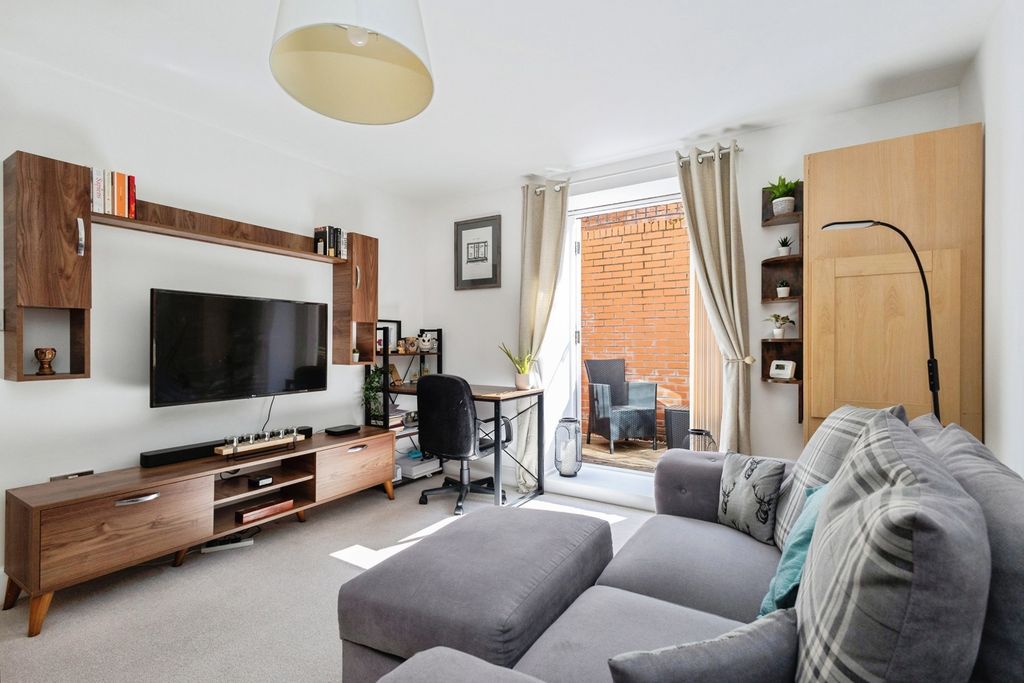 Property photo 2 of 15 Pbox-Img.Jpg
