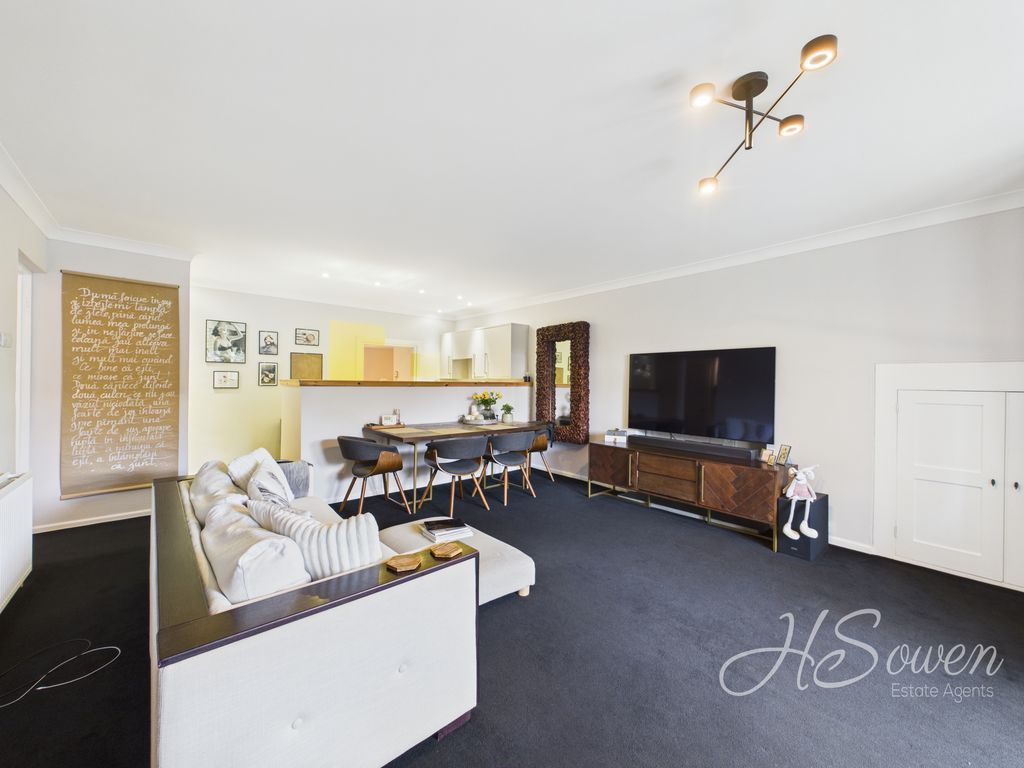 Property photo 3 of 20 Photo 4