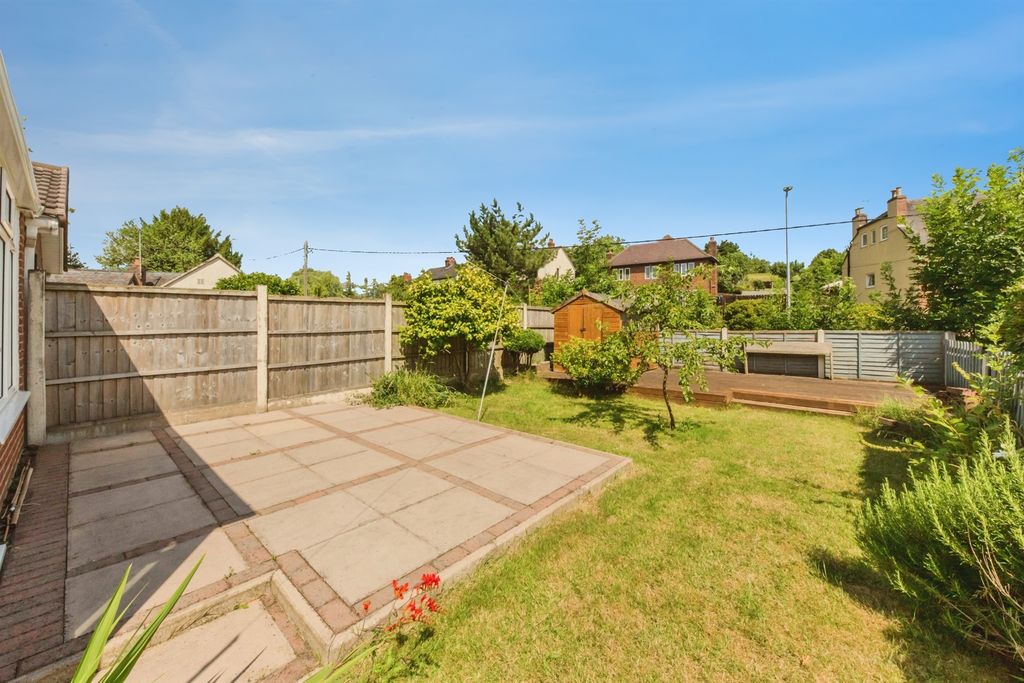 Property photo 2 of 20 Gardens: