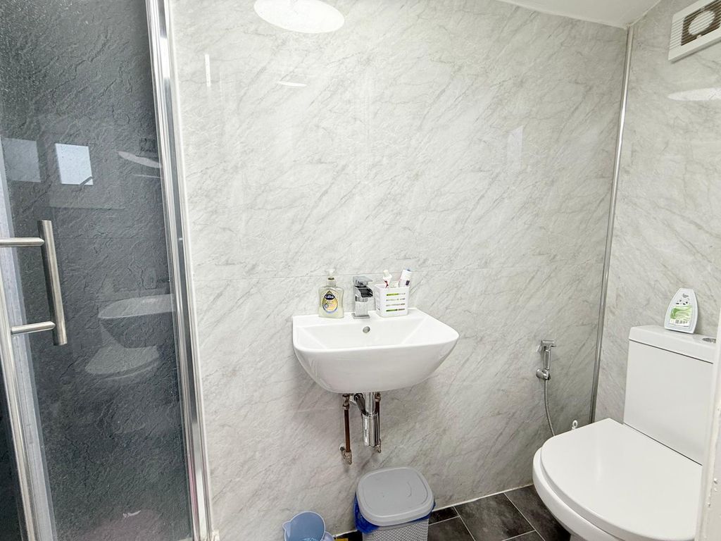 Property photo 3 of 7 Gallery