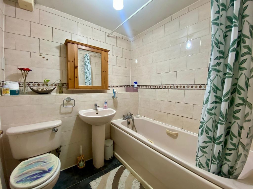 Property photo 3 of 3