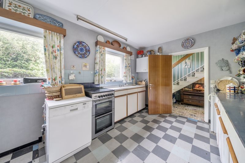 Property photo 3 of 21 Kitchen
