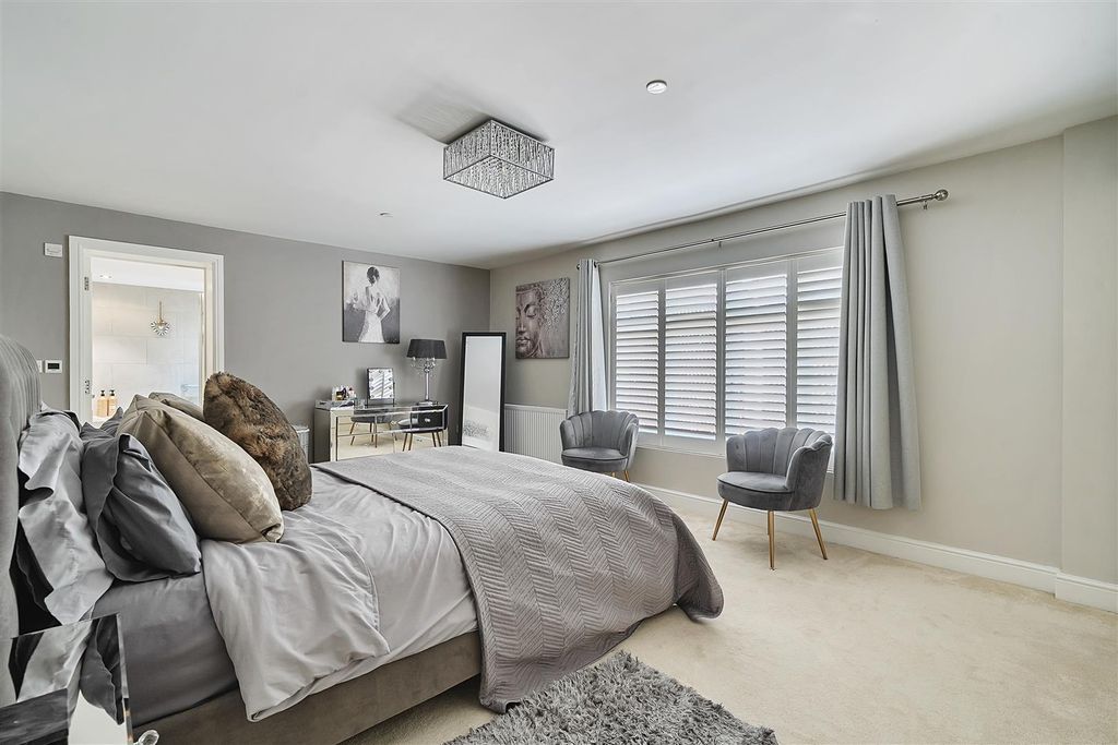 Property photo 3 of 26 1340607-15-689F3279c1Aaf.Jpg