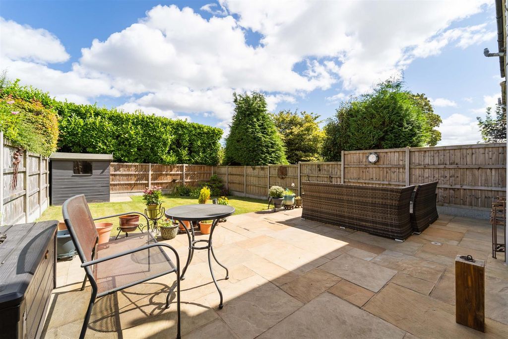 Property photo 2 of 11 41 Mollington Crescent, Shirley, B90 3Rq_18.Jpg