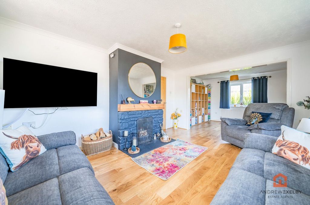 Property photo 3 of 15