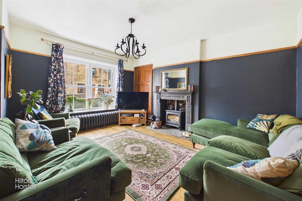 Property photo 2 of 18 Whalley Road