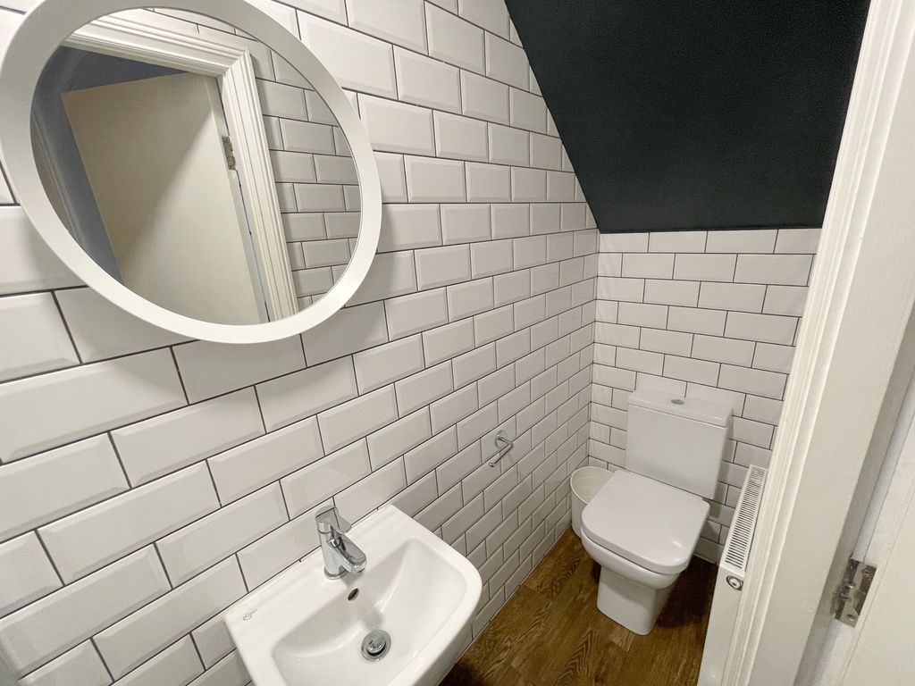 Property photo 1 of 5 58 Halsbury (1)