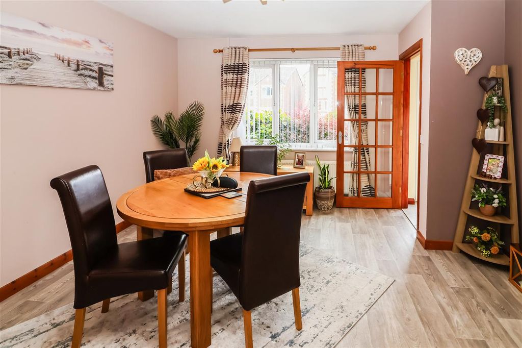 Property photo 3 of 12 Dining Room