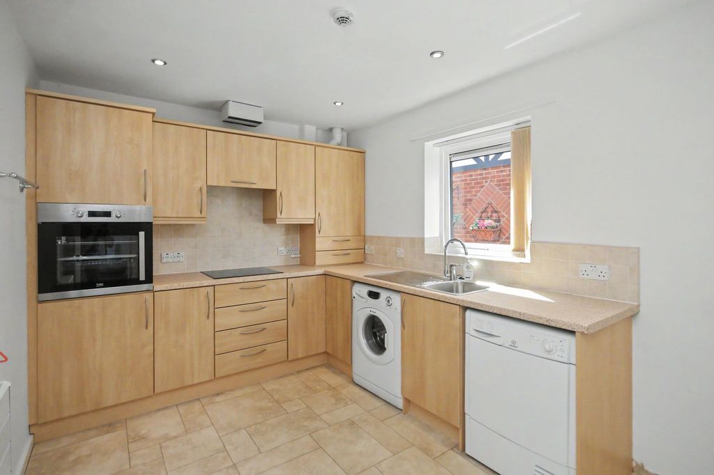 Property photo 2 of 26