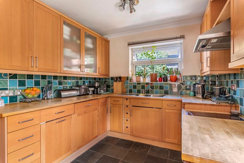 Property photo 3 of 26 Kitchen