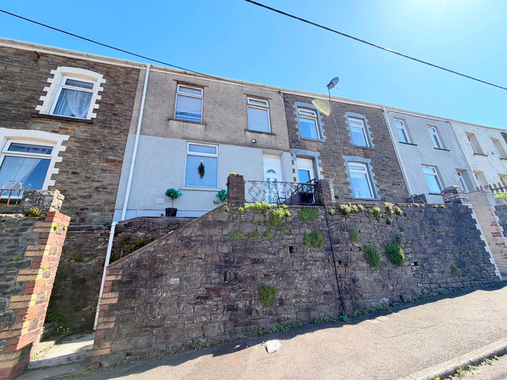 Property photo 1 of 32