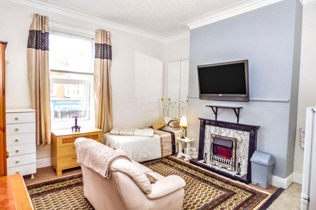 Property photo 2 of 5