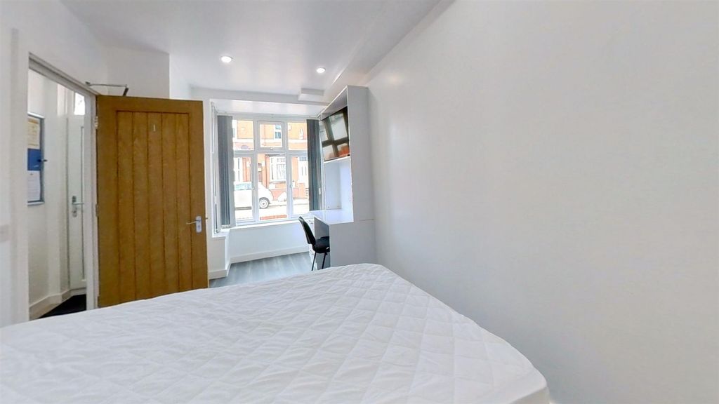 5 bed shared accommodation to rentExeter Road, Birmingham, West Midlands B29 photo 4