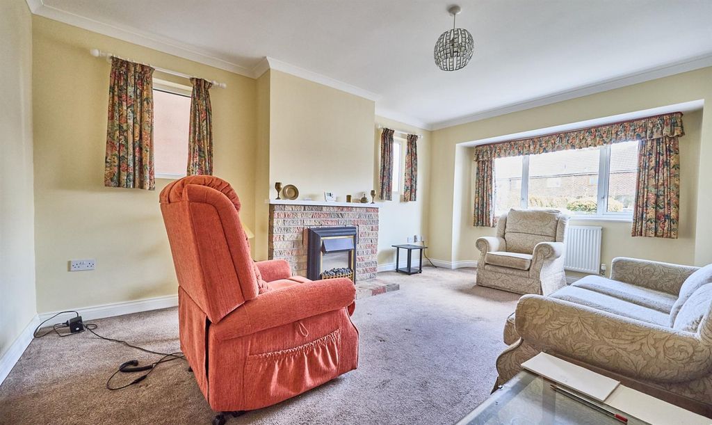 Property photo 3 of 10 Dragon Lane 1.Jpg