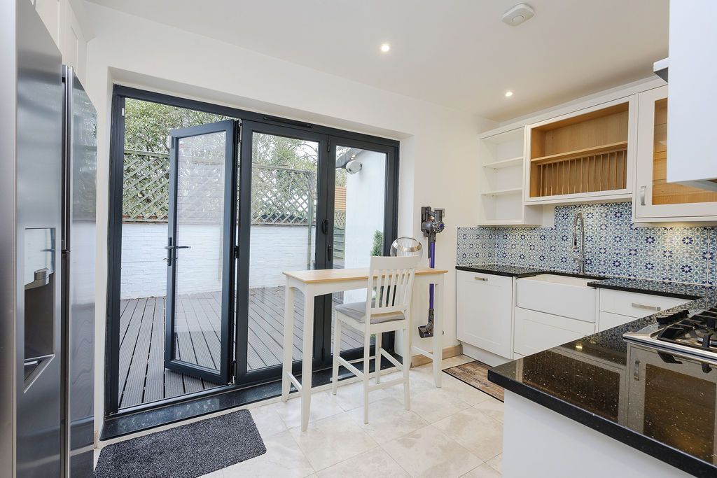 Property photo 2 of 21